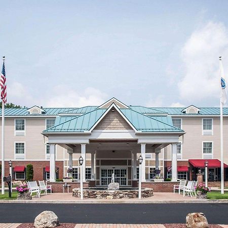 Comfort Inn & Suites Sturbridge-Brimfield エクステリア 写真