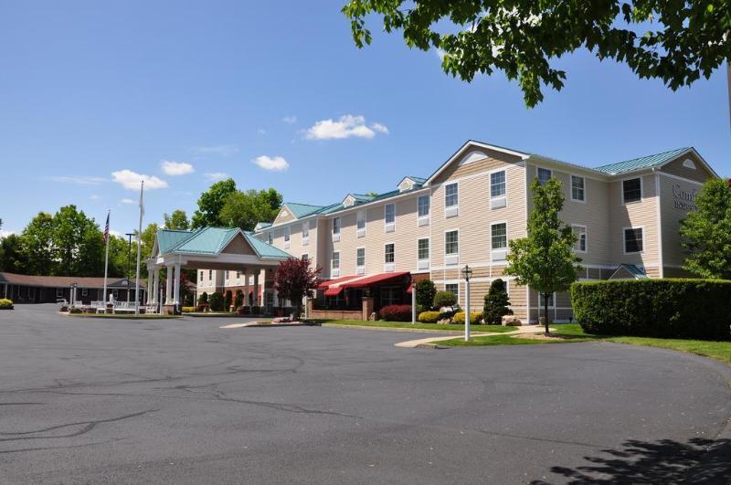 Comfort Inn & Suites Sturbridge-Brimfield エクステリア 写真